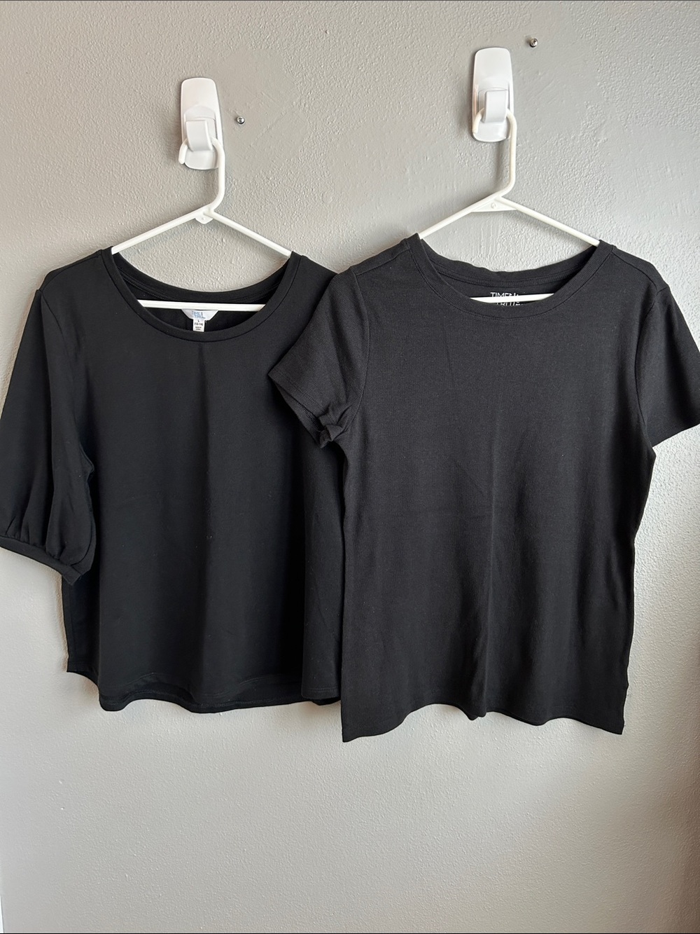 Time and tru black Short Sleeve Crewneck Tees